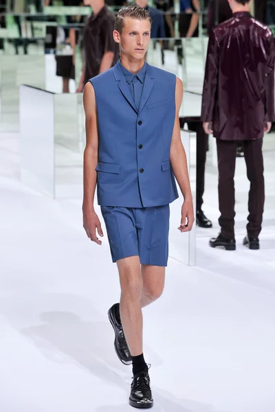 Look 35